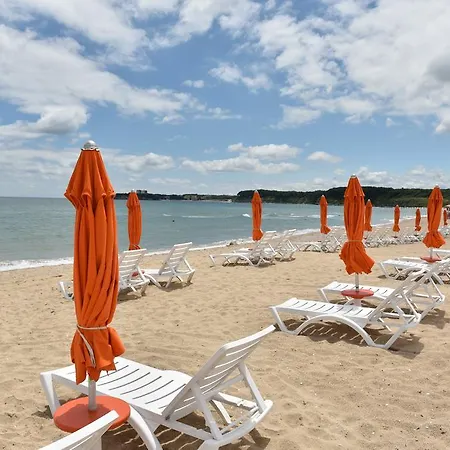 Les Magnolias Otel Primorsko